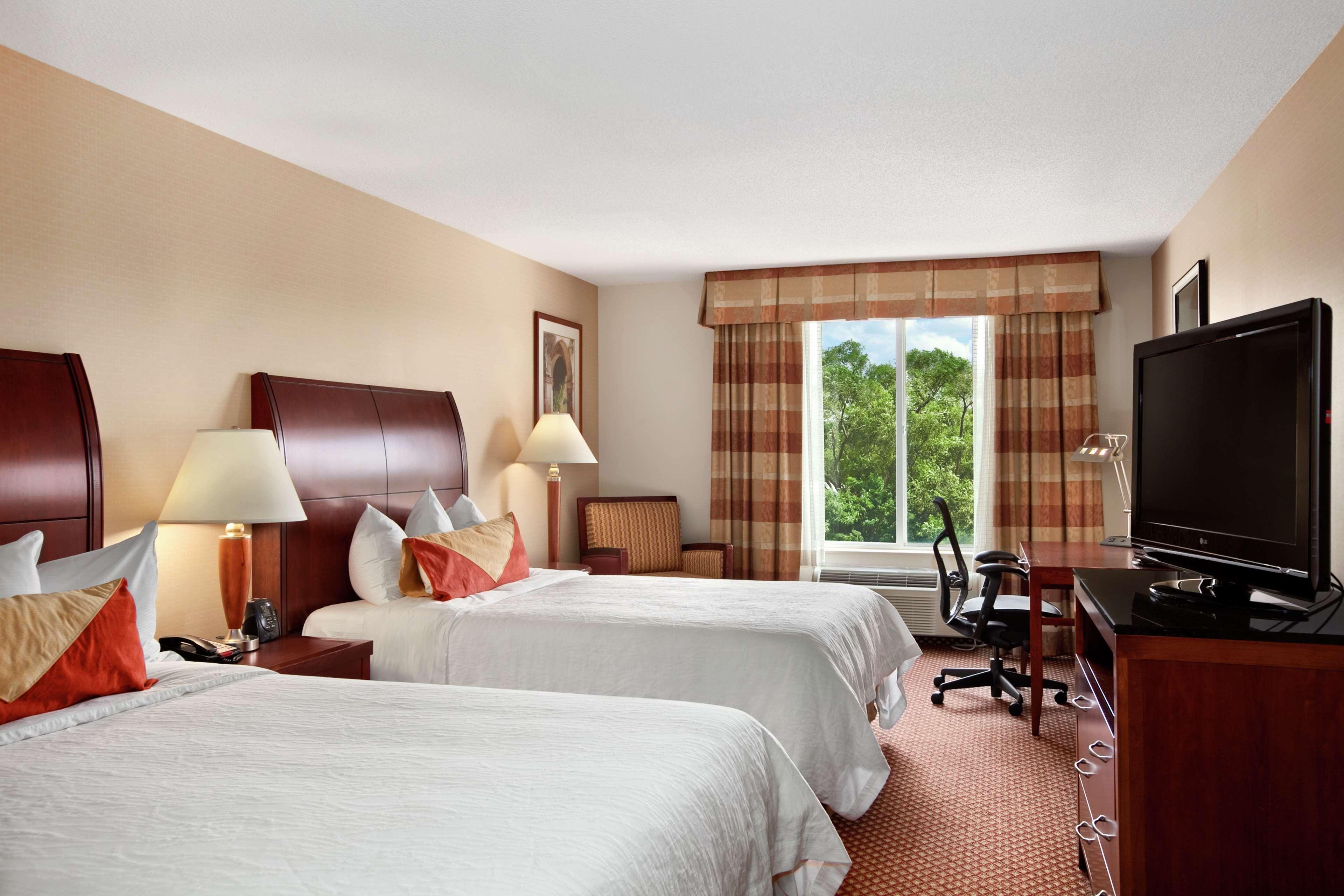 Hilton Garden Inn Oakbrook Terrace Room photo