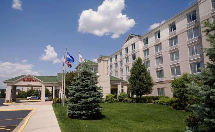 Hilton Garden Inn Oakbrook Terrace Exterior photo