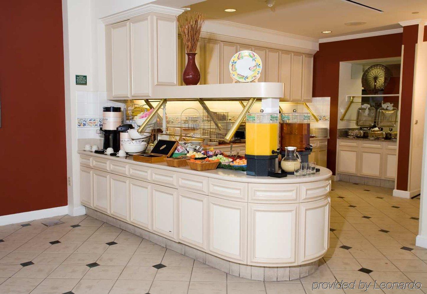 Hilton Garden Inn Oakbrook Terrace Restaurant photo