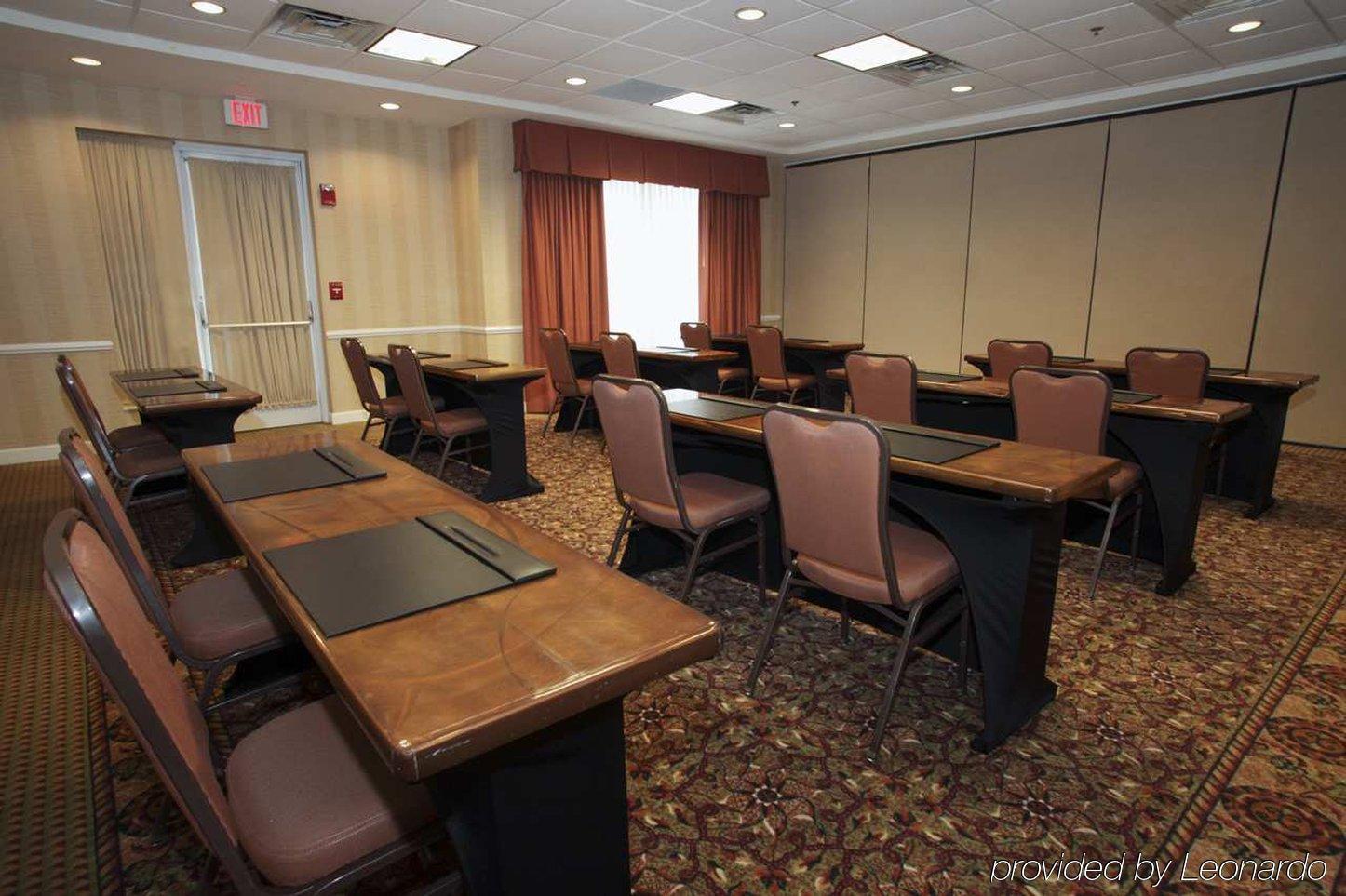 Hilton Garden Inn Oakbrook Terrace Exterior photo